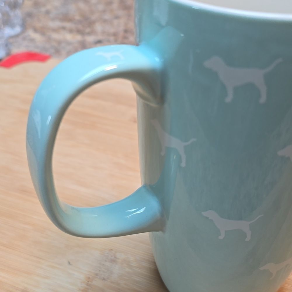 PINK Victoria’s Secret Tall Mug 23 oz – Blue Allover Dogs – Rare VS Fan Fav - Picture 5 of 8